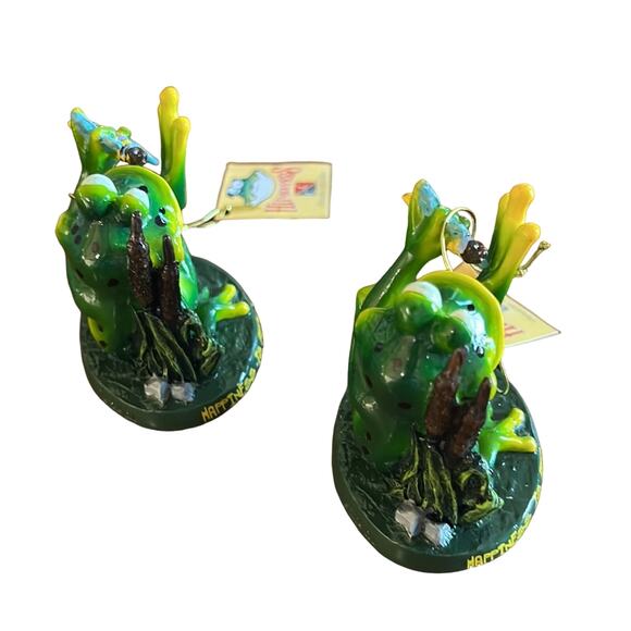 Character Collectibles Hip-Hoppers NIB Set of 2 Frog Figurines Dragonflies 3" - Picture 3 of 9